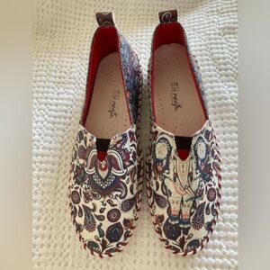 Chic Luxury Neefs Women Elephant Paisley Loafers - Red and Blue Memory Foam  7.5